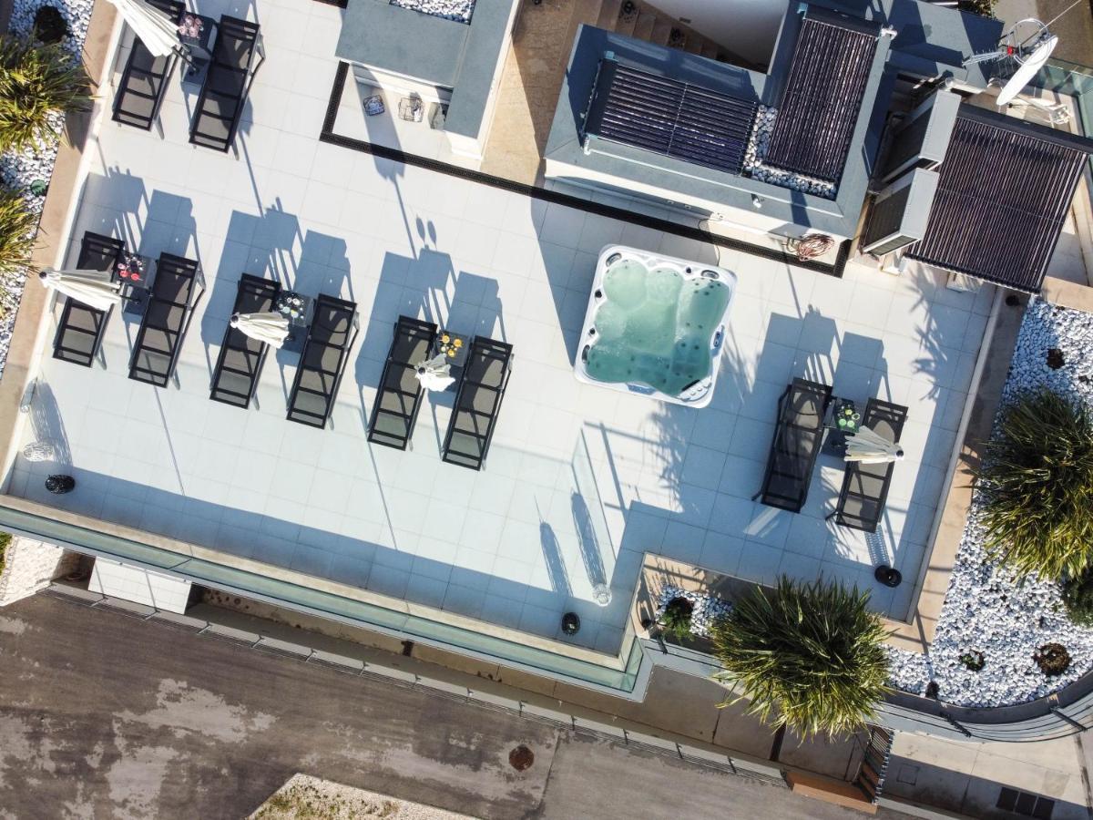 Apartment Unique 9
