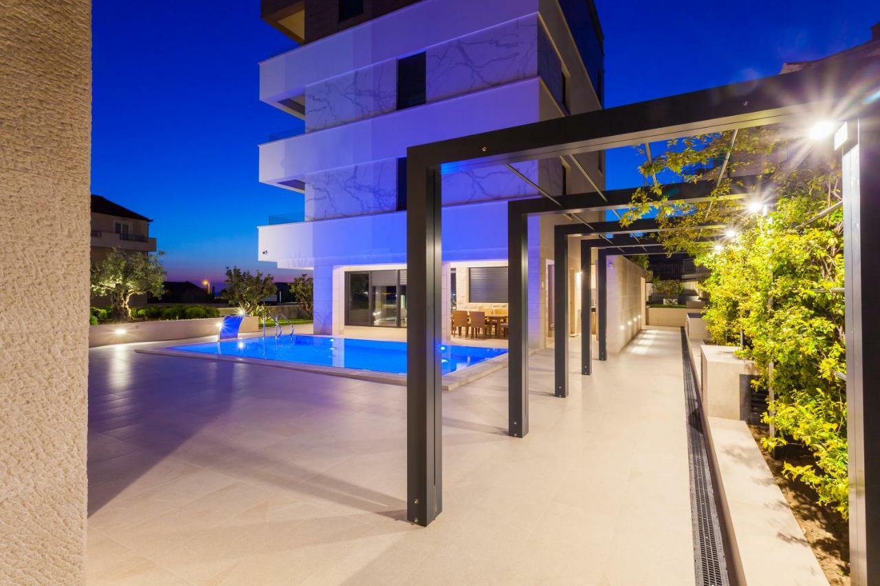 Unique 9 Apartment Podstrana